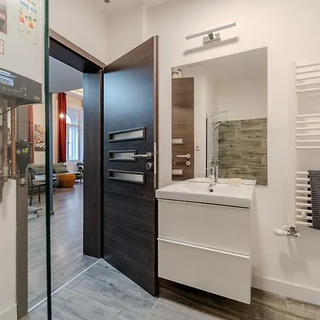 Anna's Ruin Corner Apartament