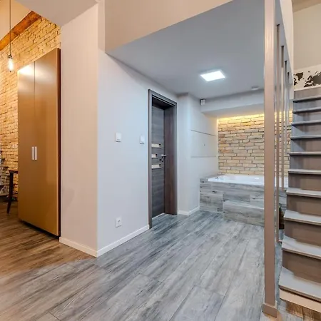 Anna's Ruin Corner Apartament *