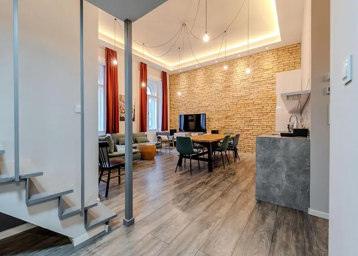 Anna's Ruin Corner * Budapest