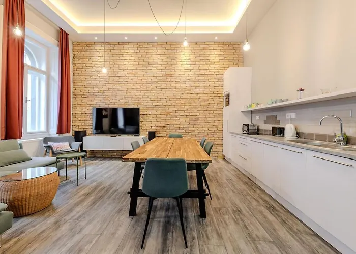 Anna's Ruin Corner *