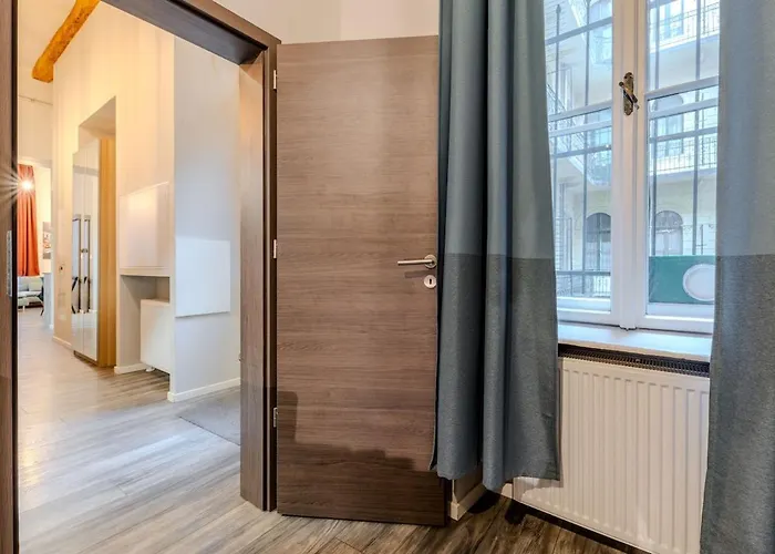 Anna's Ruin Corner *