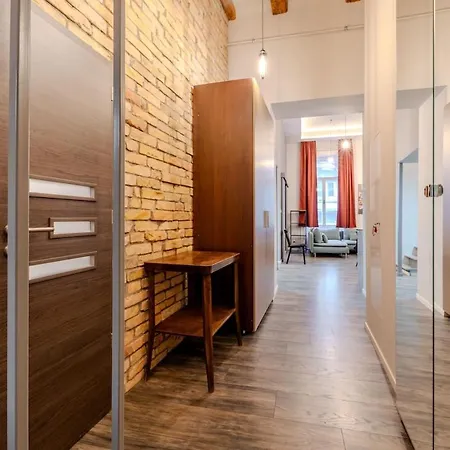 Anna's Ruin Corner Lägenhet *