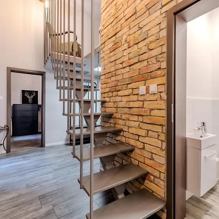 Anna's Ruin Corner *