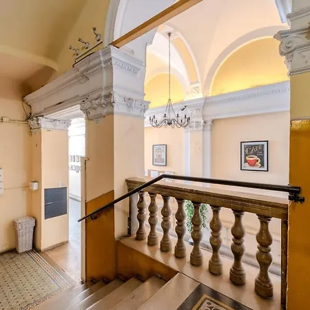 Anna's Ruin Corner Lägenhet