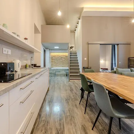 Anna's Ruin Corner Lägenhet *